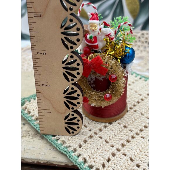 Miniature ALL VINTAGE Thread Spool Christmas Assemblage Santa - Picture 5 of 6